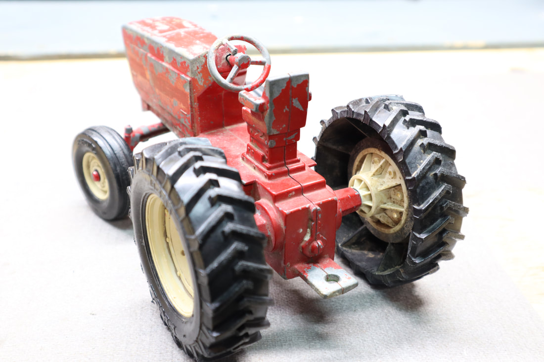 ertl 3088 international toy tractor 415